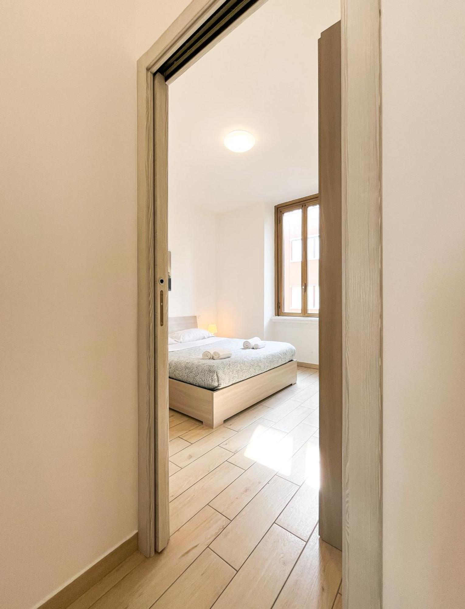 Along The Canal Smart Flat Naviglio - 4 People Corsico Exteriör bild